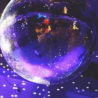 Discokugel credit Pixabay Mayenco